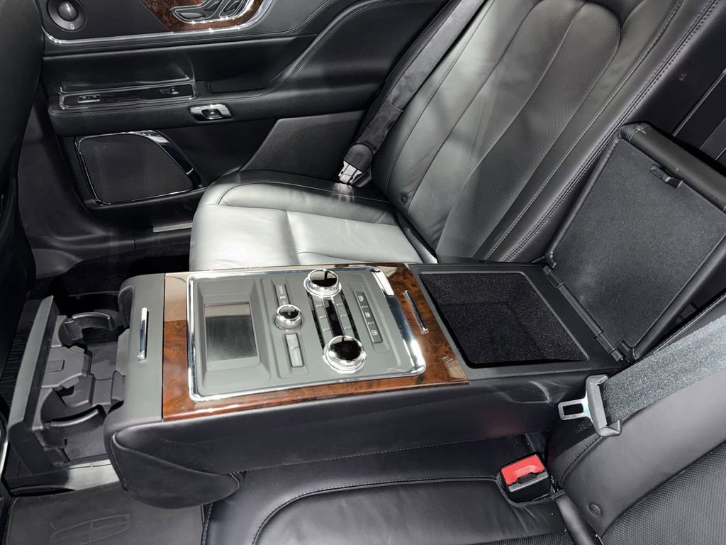 Used 2017 Lincoln Continental Reserve w/ Rear-seat Package image 27