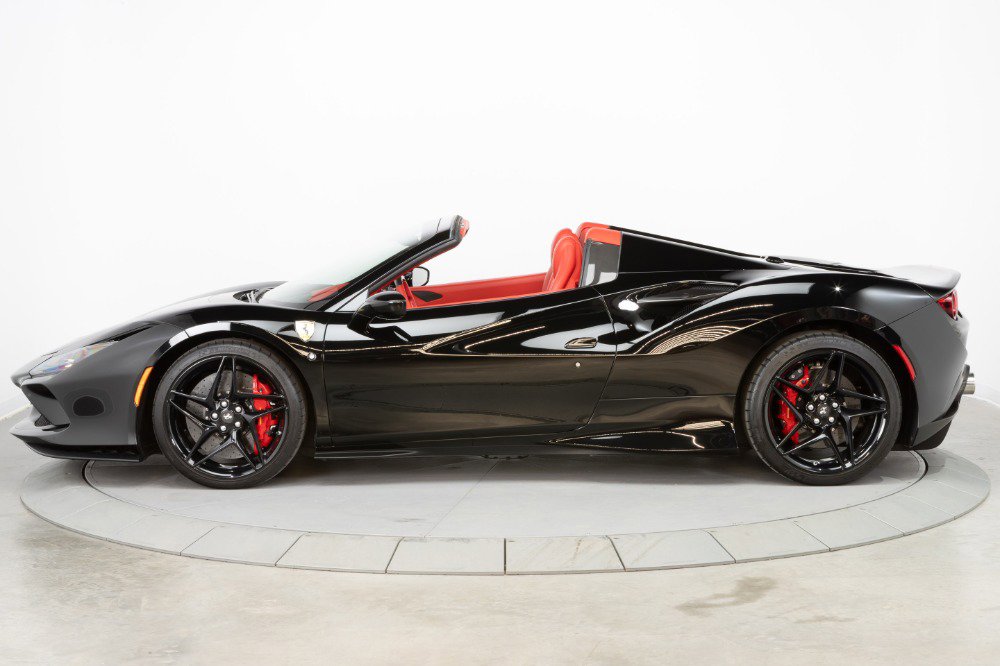 Certified 2021 Ferrari F8 Tributo image 4
