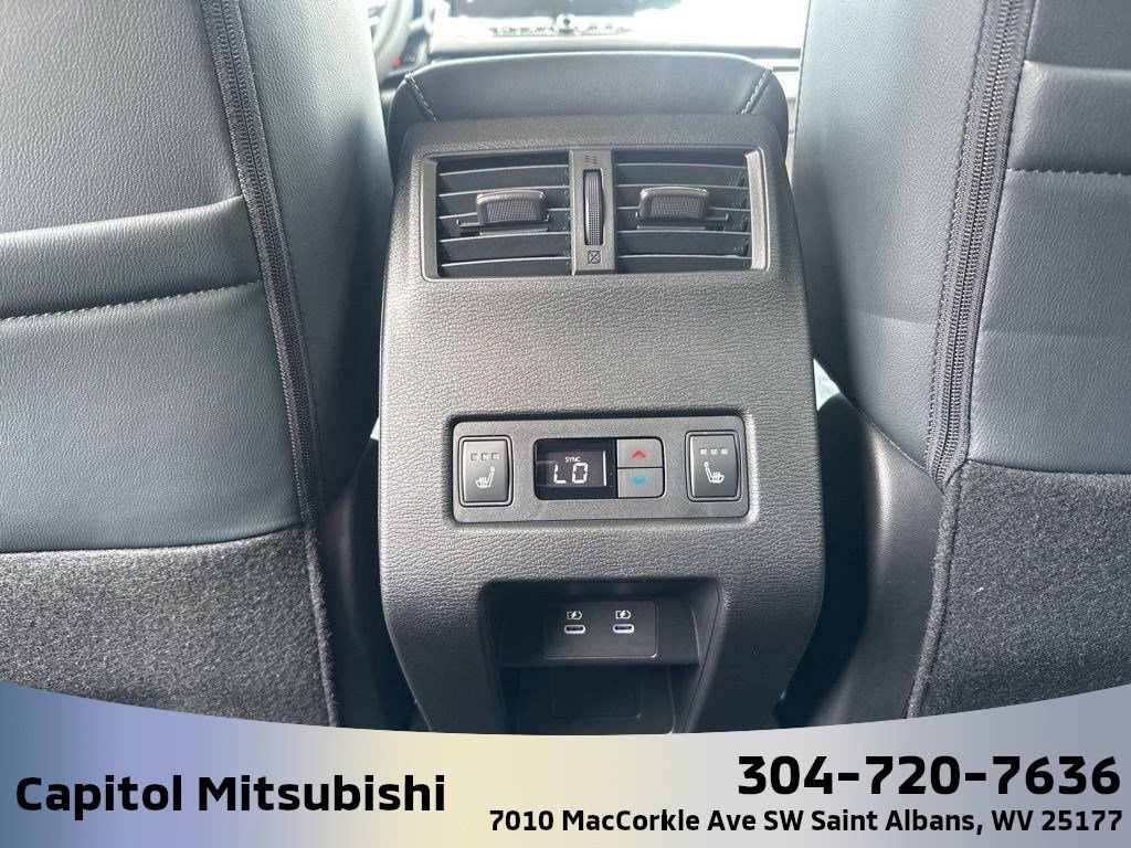 New 2025 Mitsubishi Outlander SEL image 23