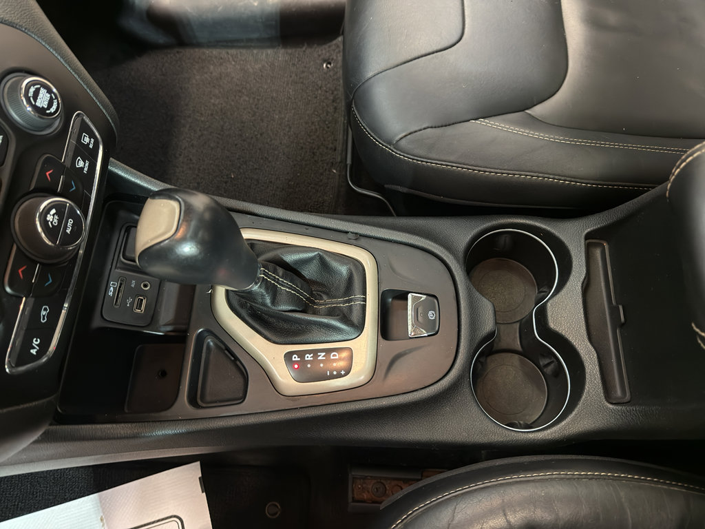 Used 2015 Jeep Cherokee Limited image 20