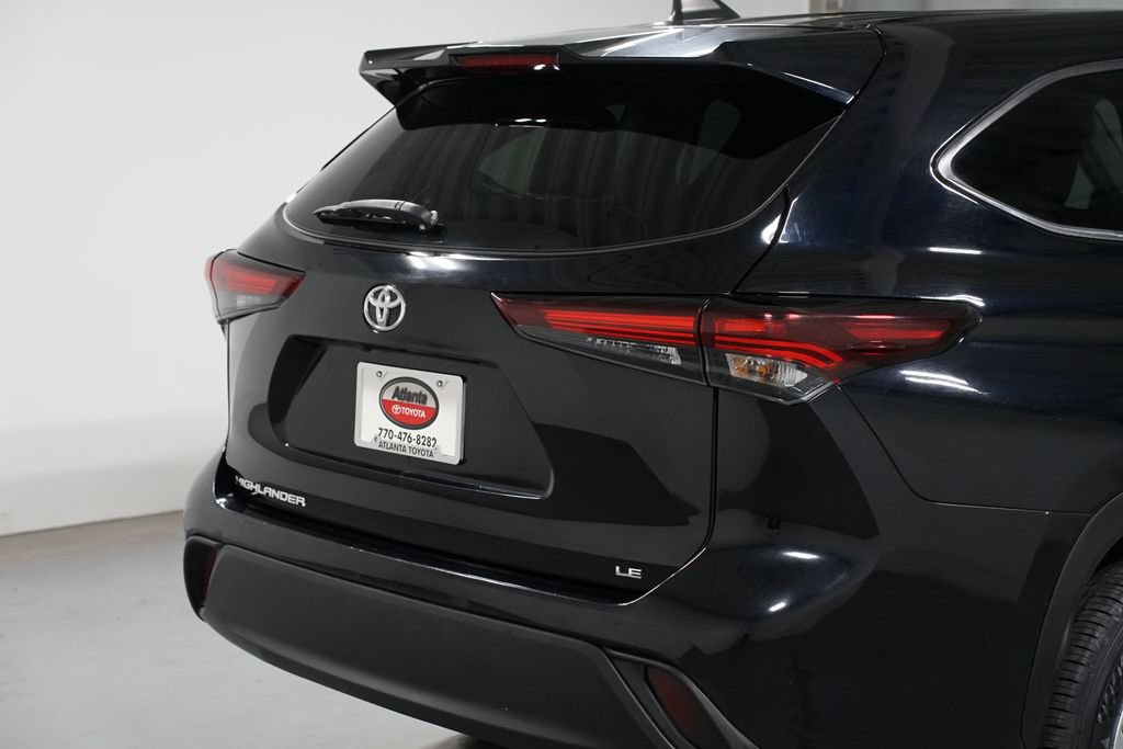 Certified 2024 Toyota Highlander LE FWD image 9