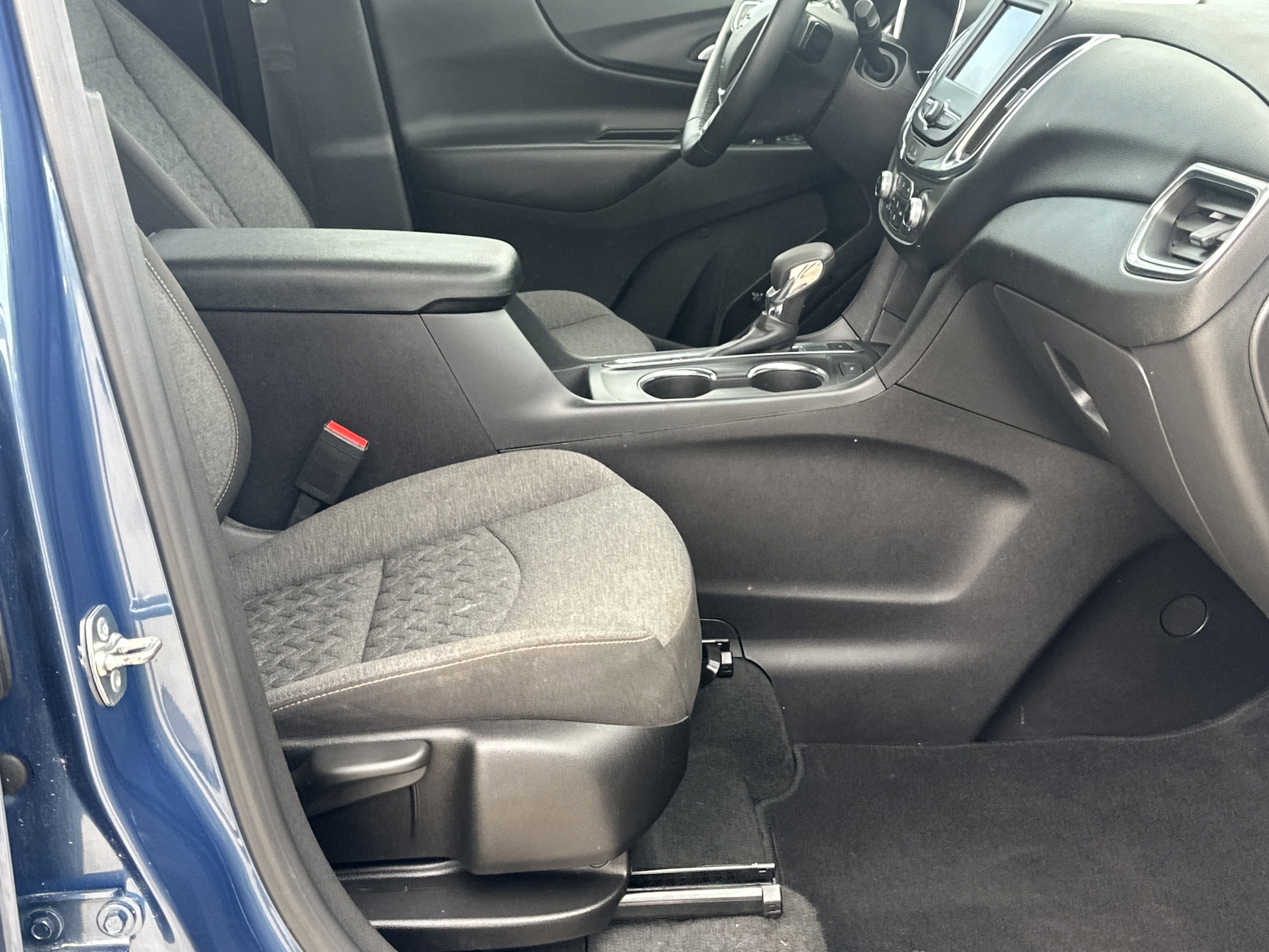 Used 2024 Chevrolet Equinox LT AWD/4WD image 13