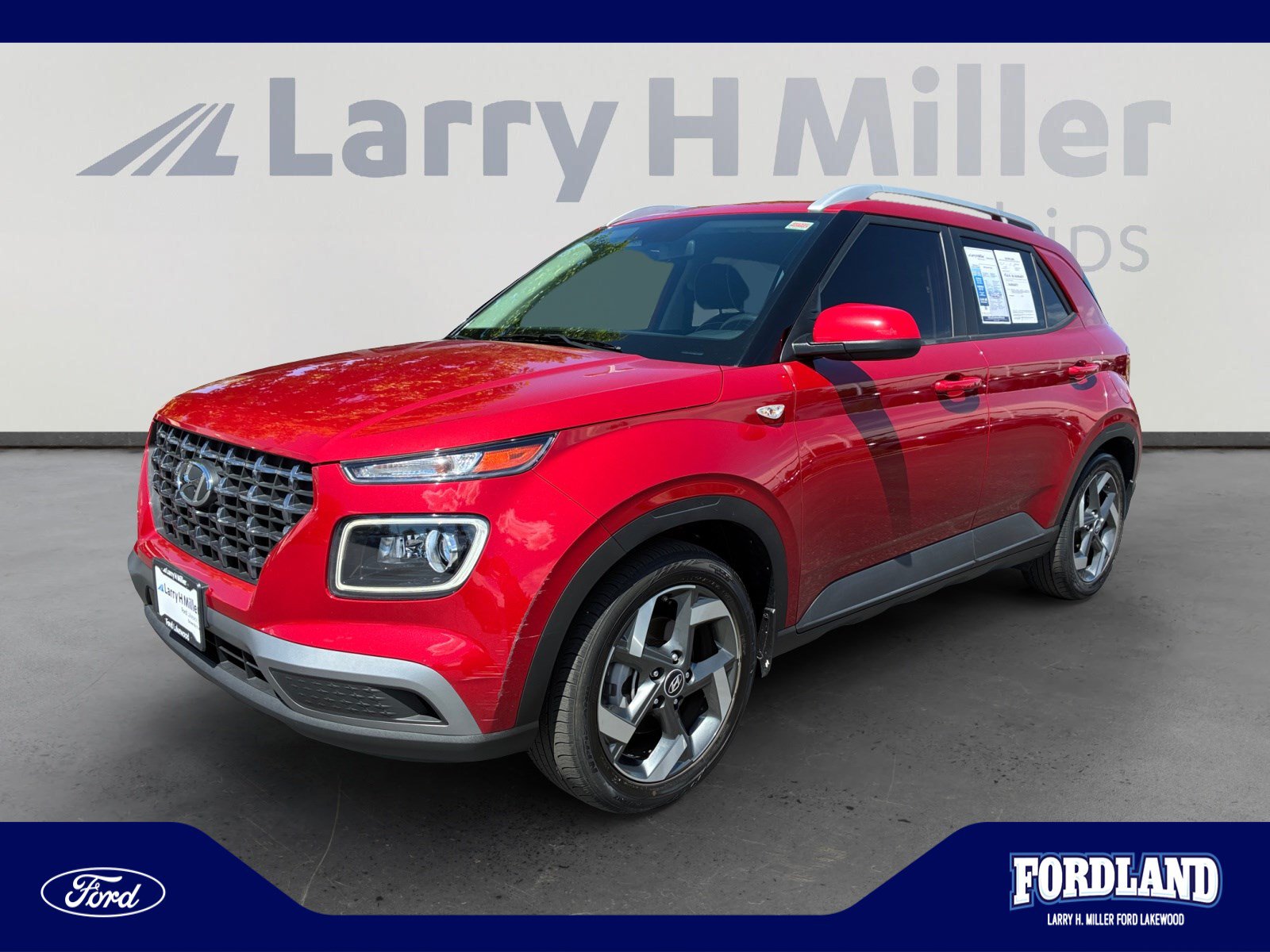 Used 2023 Hyundai Venue Limited FWD image 1