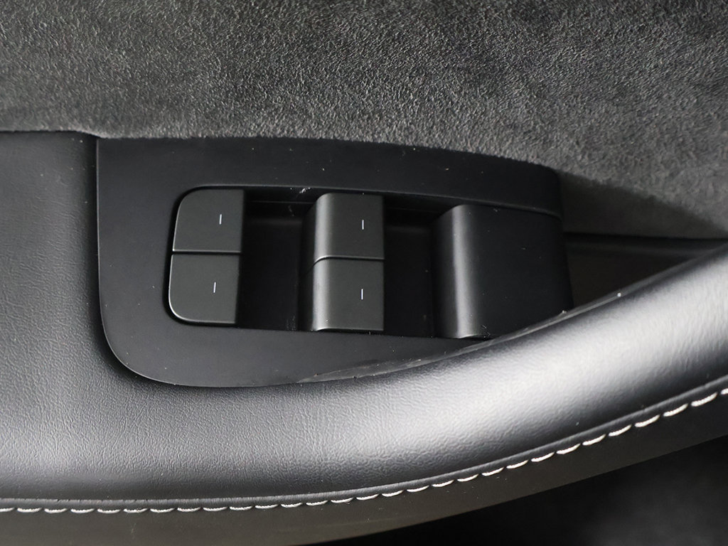 Used 2023 Tesla Model Y Long Range AWD/4WD image 42