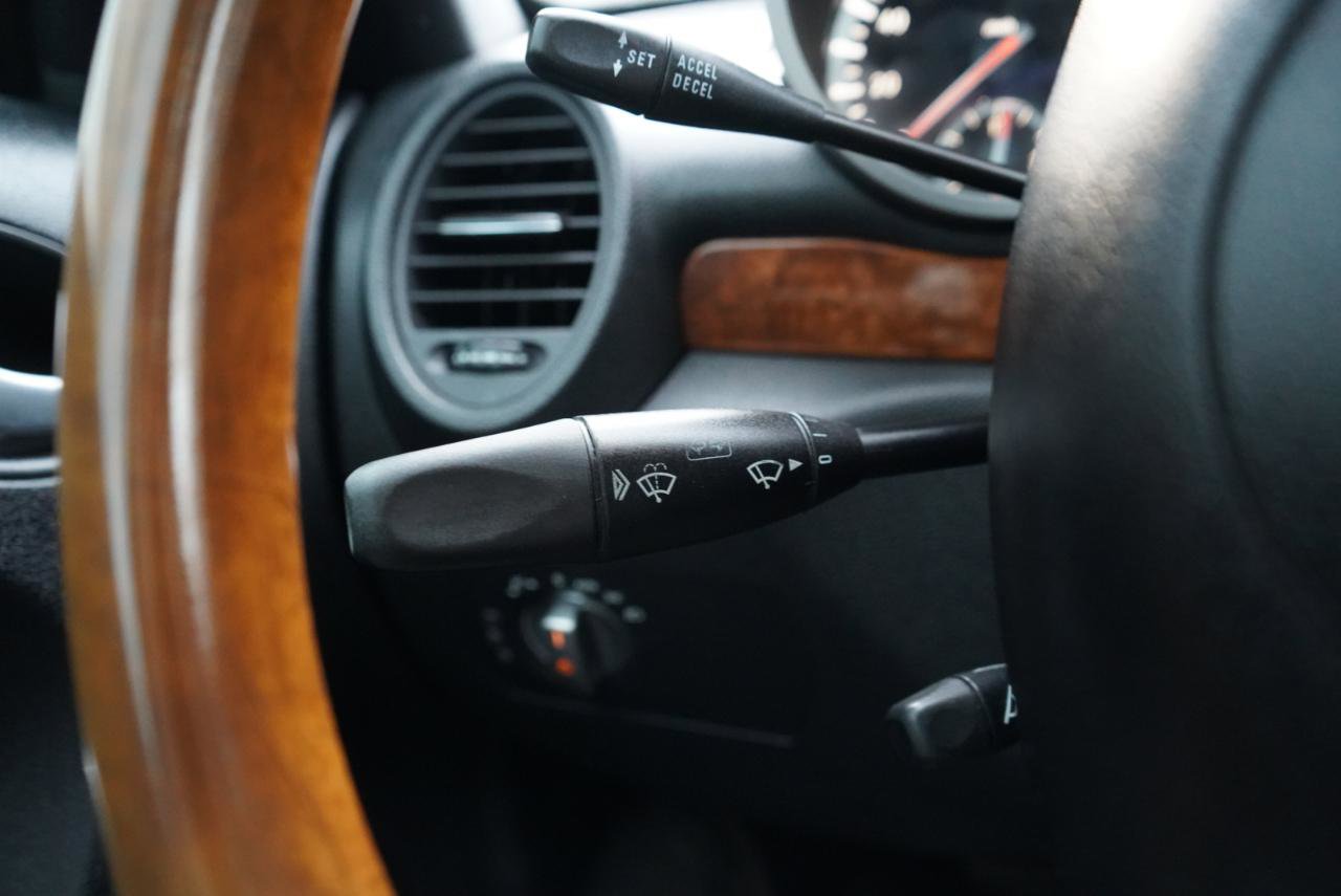 Used 2009 Mercedes-Benz SLK 300 2dr Roadster 3.0L w/ Premium I Pkg image 27