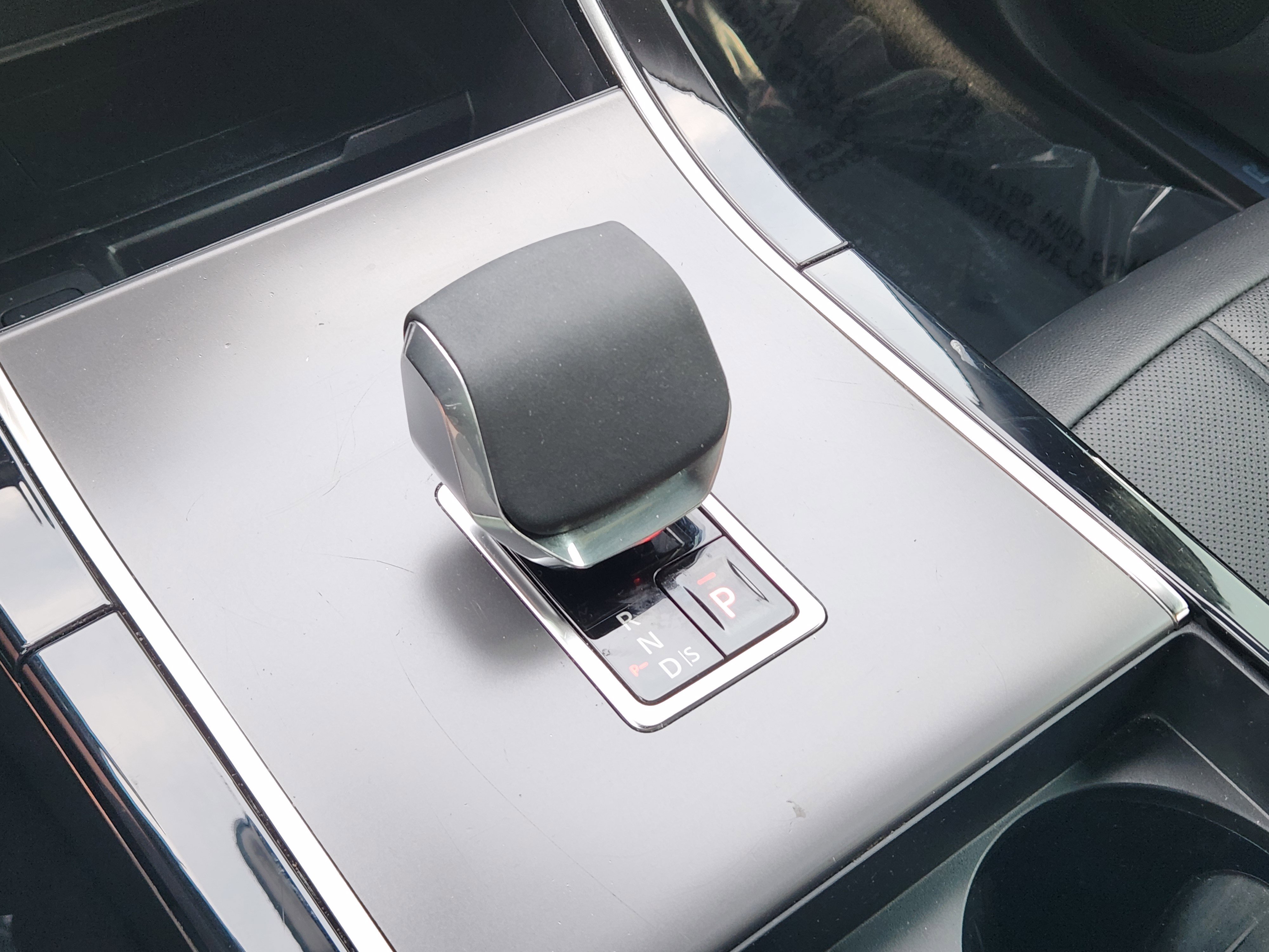 Used 2025 Land Rover Range Rover Evoque Dynamic SE image 20