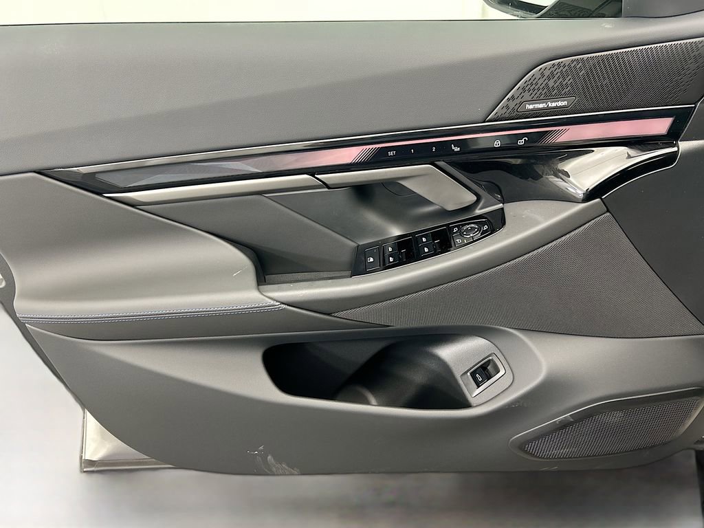 New 2026 BMW i5 eDrive40 w/ M Sport Package image 23