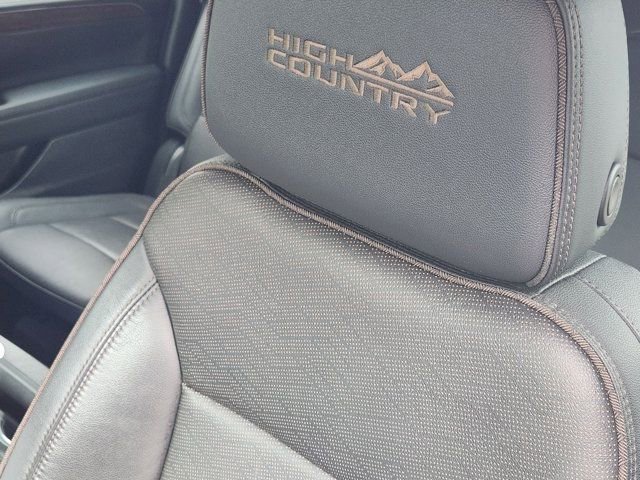 Used 2024 Chevrolet Suburban High Country w/ Premium Package image 20