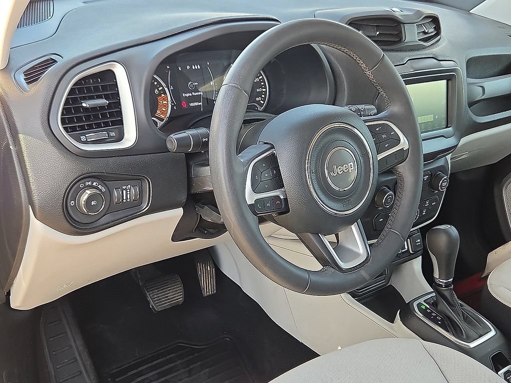 Used 2019 Jeep Renegade Latitude FWD image 14
