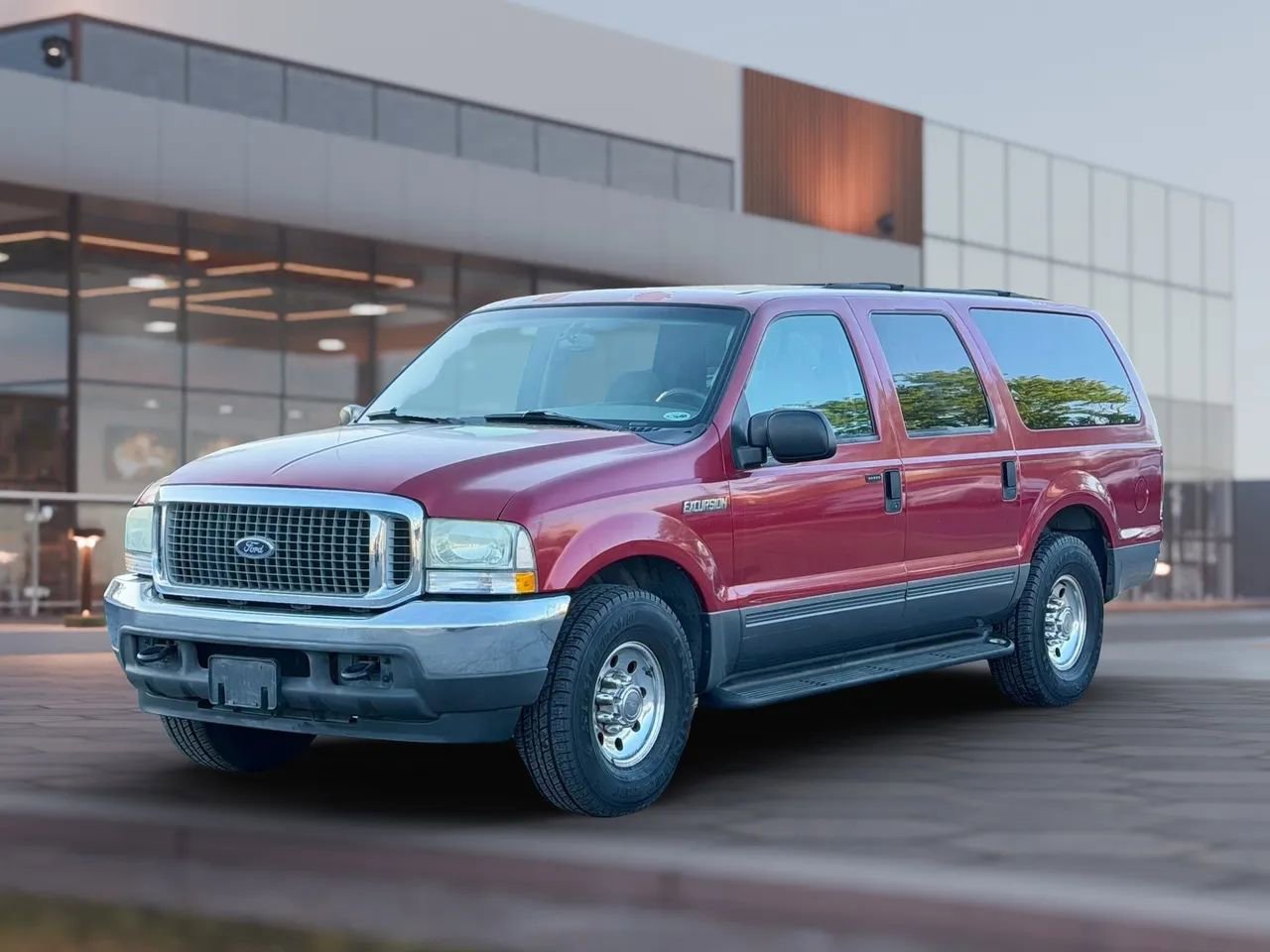 Used 2003 Ford Excursion XLT RWD image 4