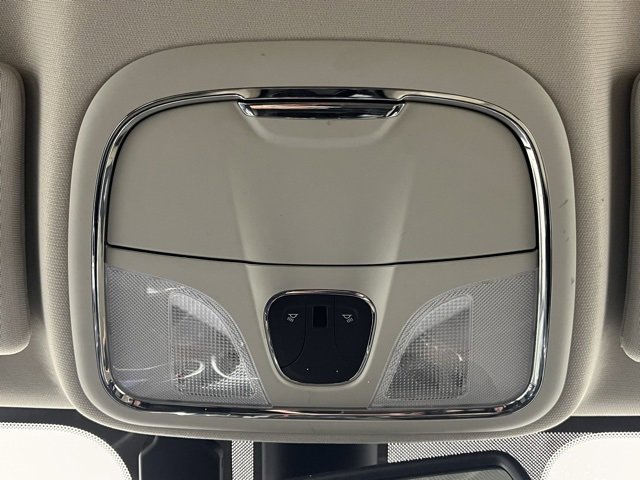 Used 2016 Jeep Cherokee Limited w/ Luxury Group image 19