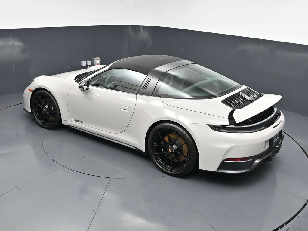 Certified 2026 Porsche 911 Targa 4 GTS AWD/4WD image 15