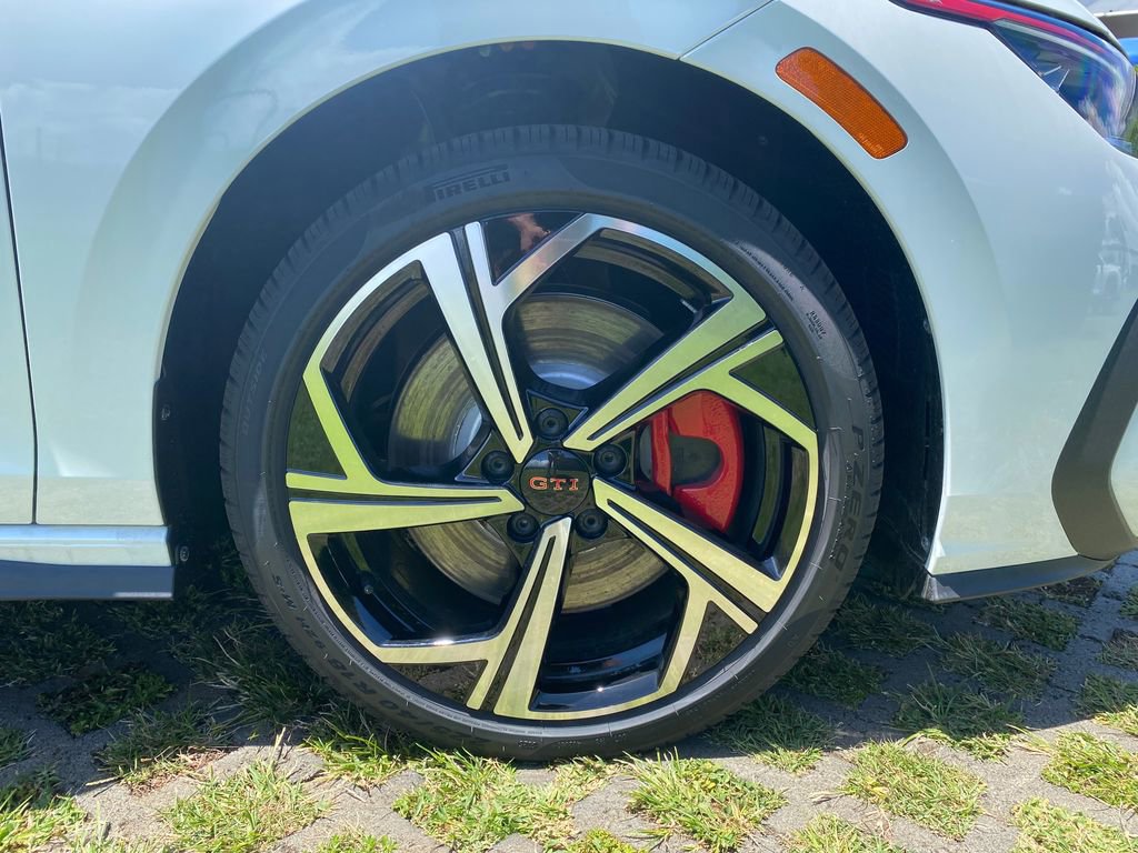 New 2026 Volkswagen GTI SE FWD image 27