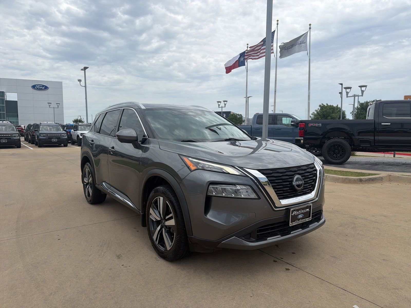 Used 2023 Nissan Rogue SL FWD image 8