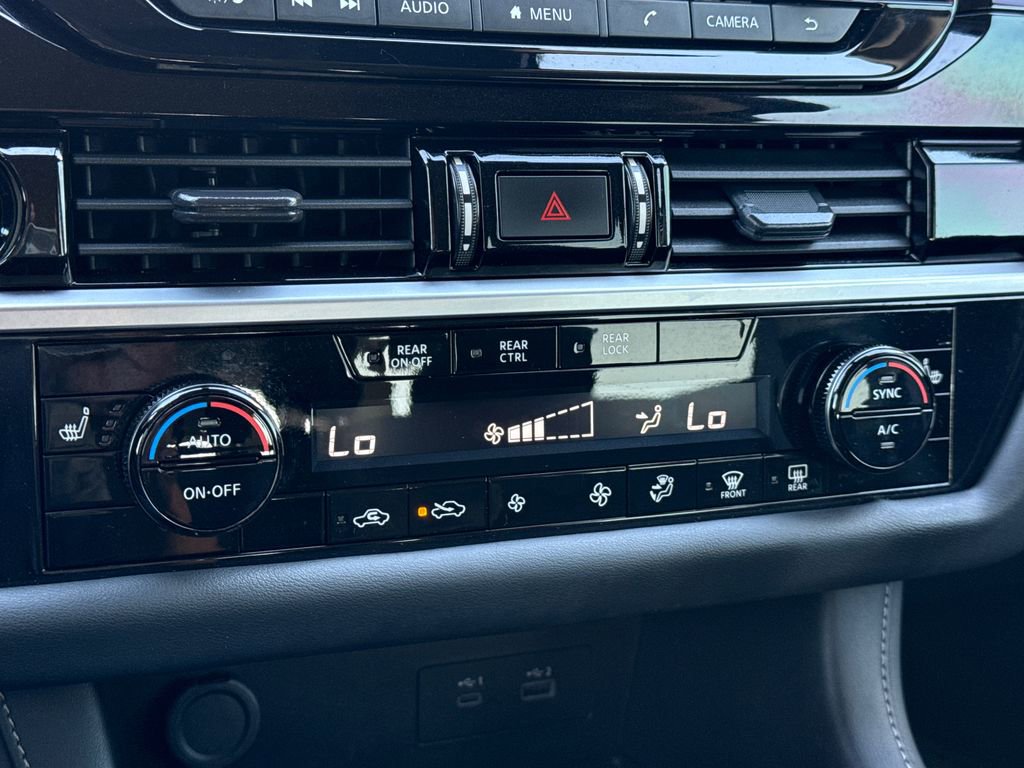 Used 2023 Nissan Pathfinder SV image 25