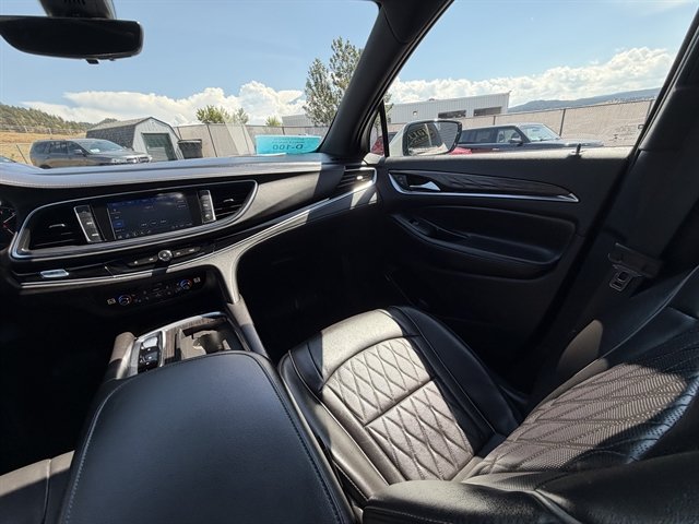 Used 2022 Buick Enclave Avenir w/ Trailering Package, 5000 lbs. AWD/4WD image 17