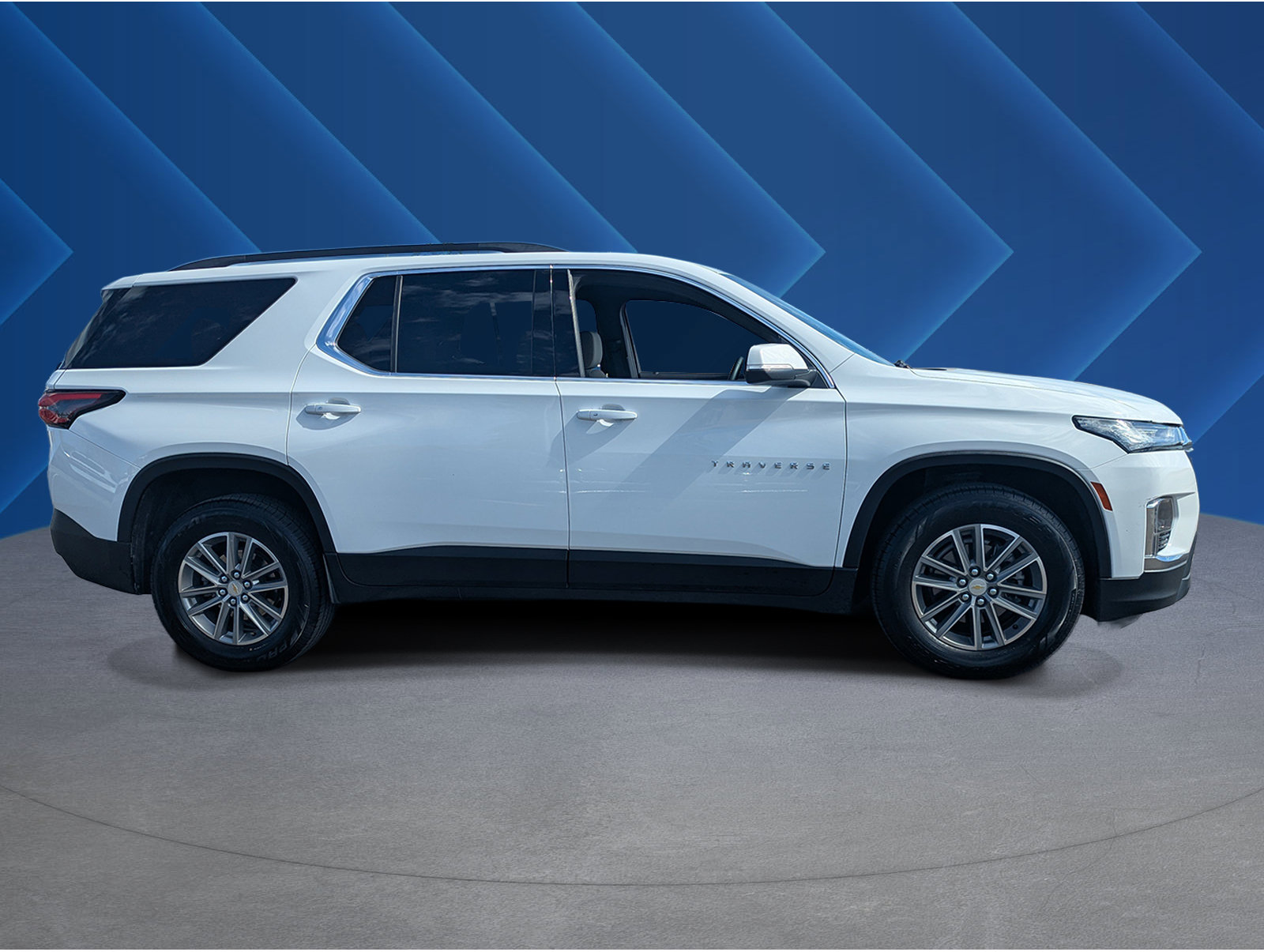 Used 2023 Chevrolet Traverse LT AWD/4WD image 2