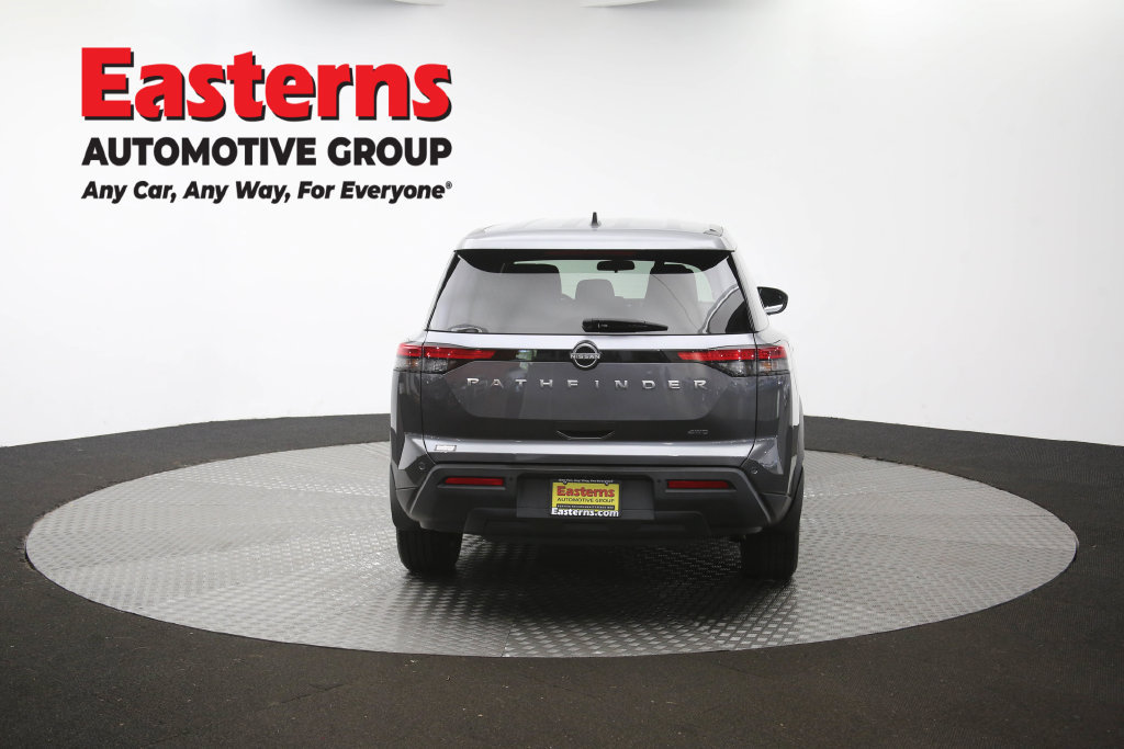 Used 2024 Nissan Pathfinder S AWD/4WD image 39