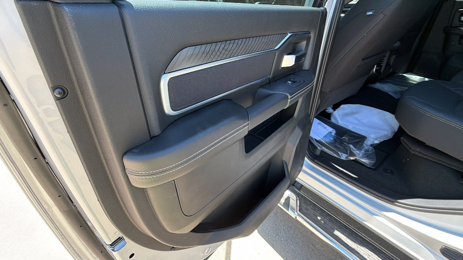 New 2026 RAM 2500 Big Horn AWD/4WD image 18
