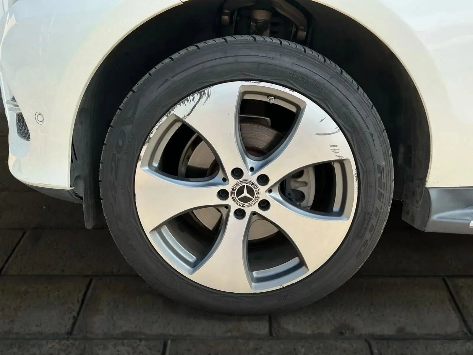 Used 2017 Mercedes-Benz GLE 350 4MATIC image 24