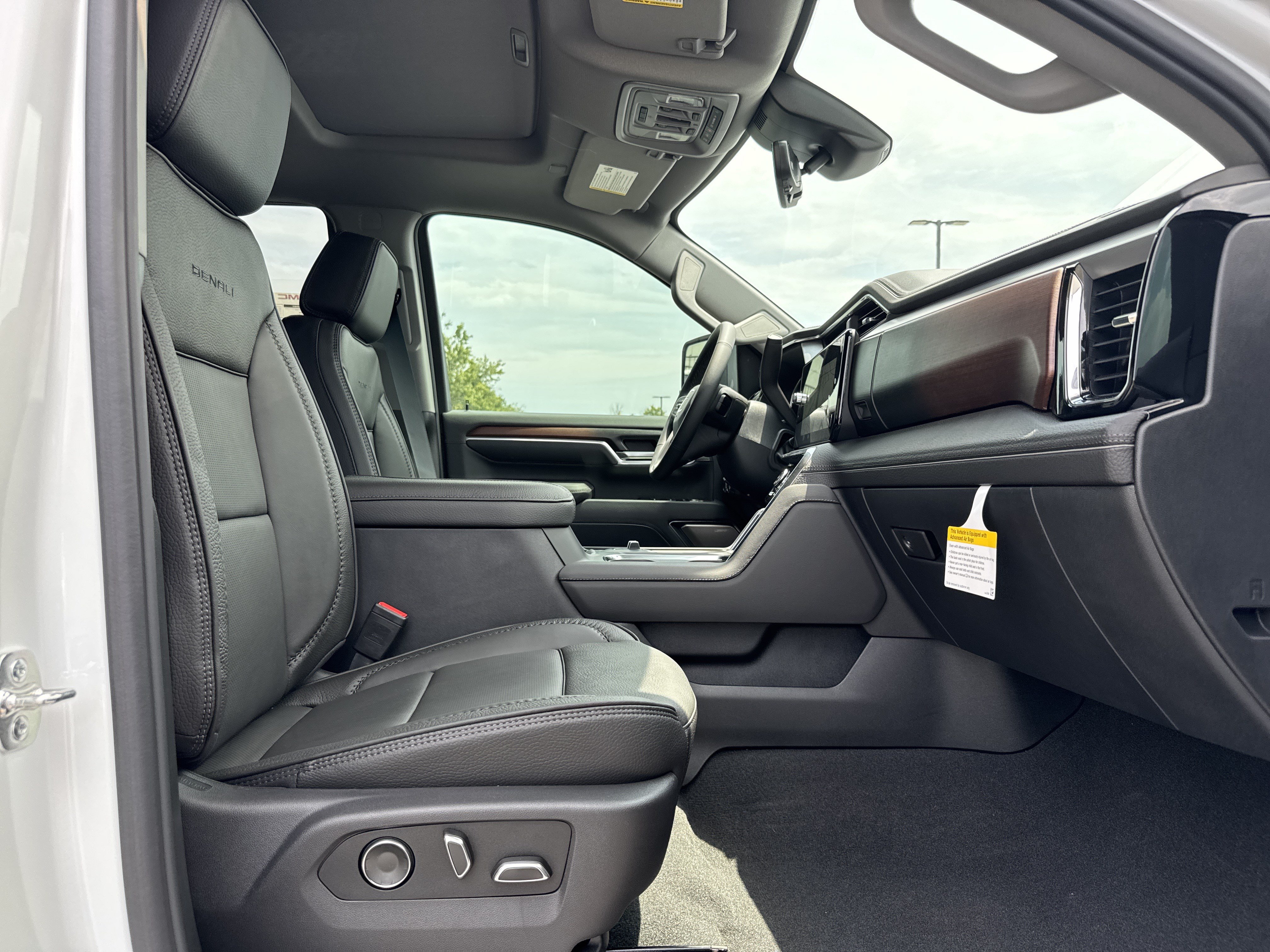 New 2026 GMC Sierra 2500 Denali w/ Denali Reserve Package AWD/4WD image 30