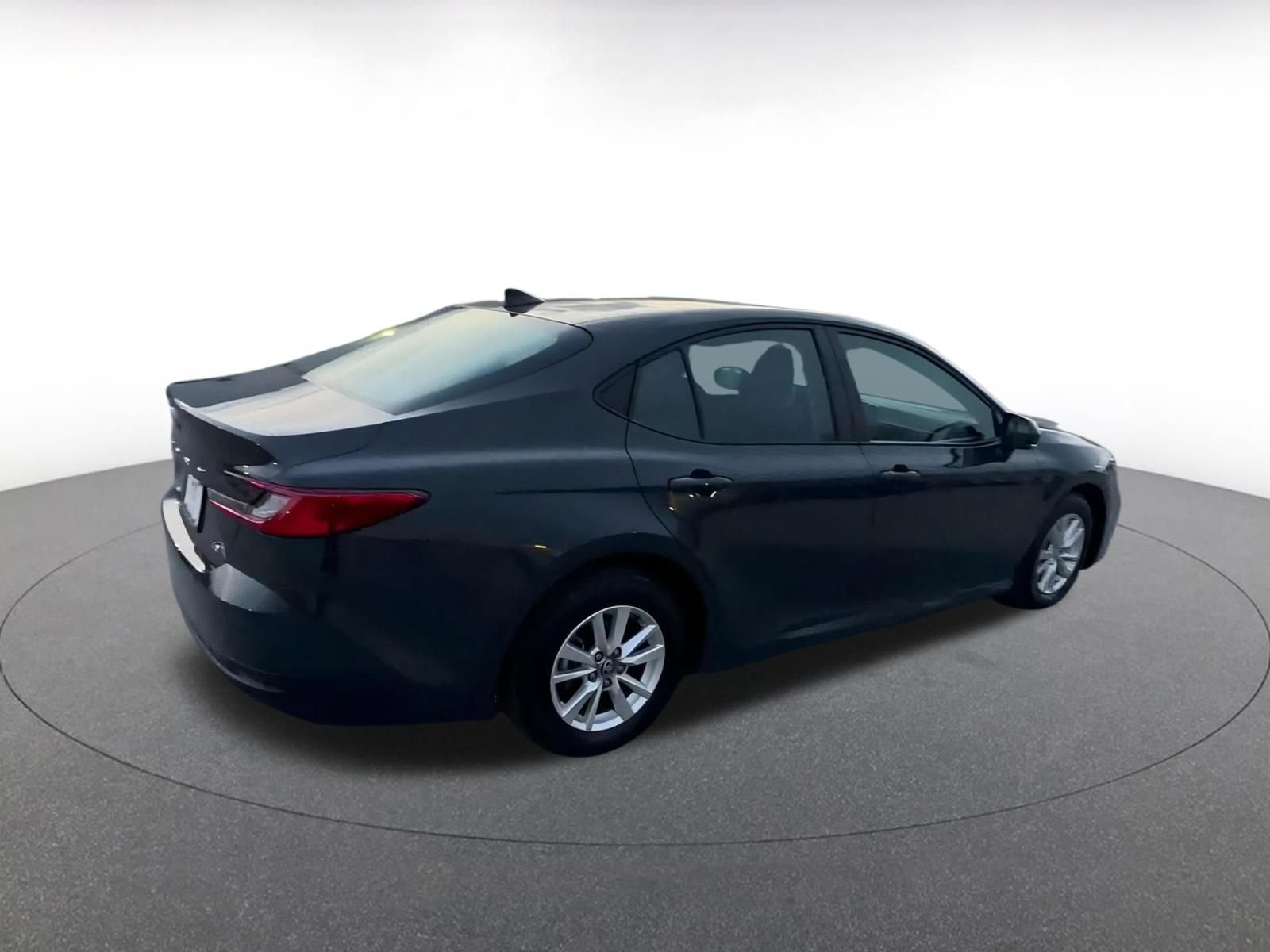 Used 2025 Toyota Camry LE image 15