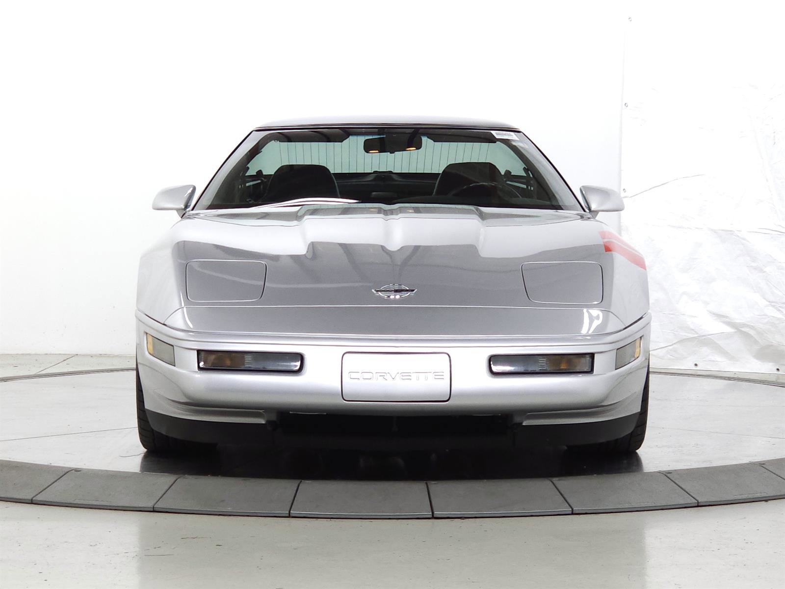Used 1996 Chevrolet Corvette Coupe RWD image 2