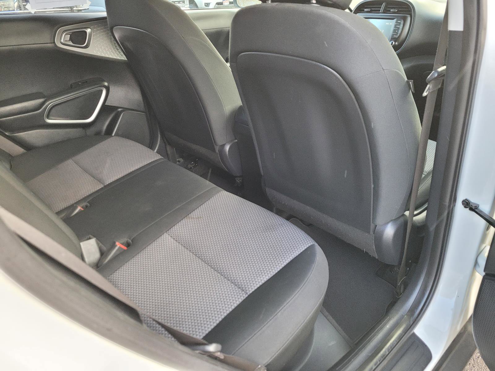 Used 2021 Kia Soul LX image 18