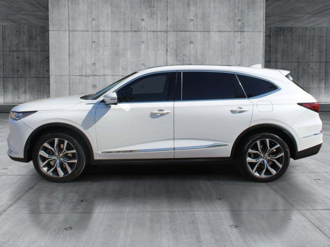 Certified 2024 Acura MDX w/ Technology Package FWD image 2