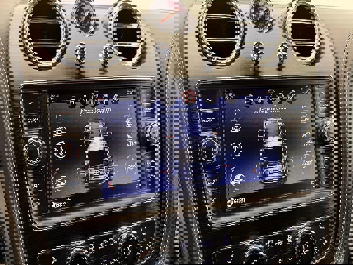 Used 2017 Bentley Bentayga image 27