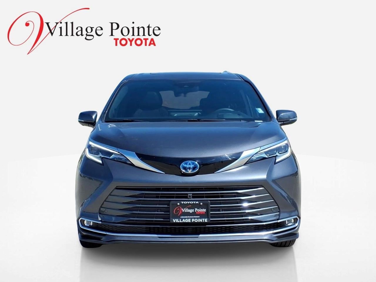 Used 2025 Toyota Sienna Platinum FWD image 11