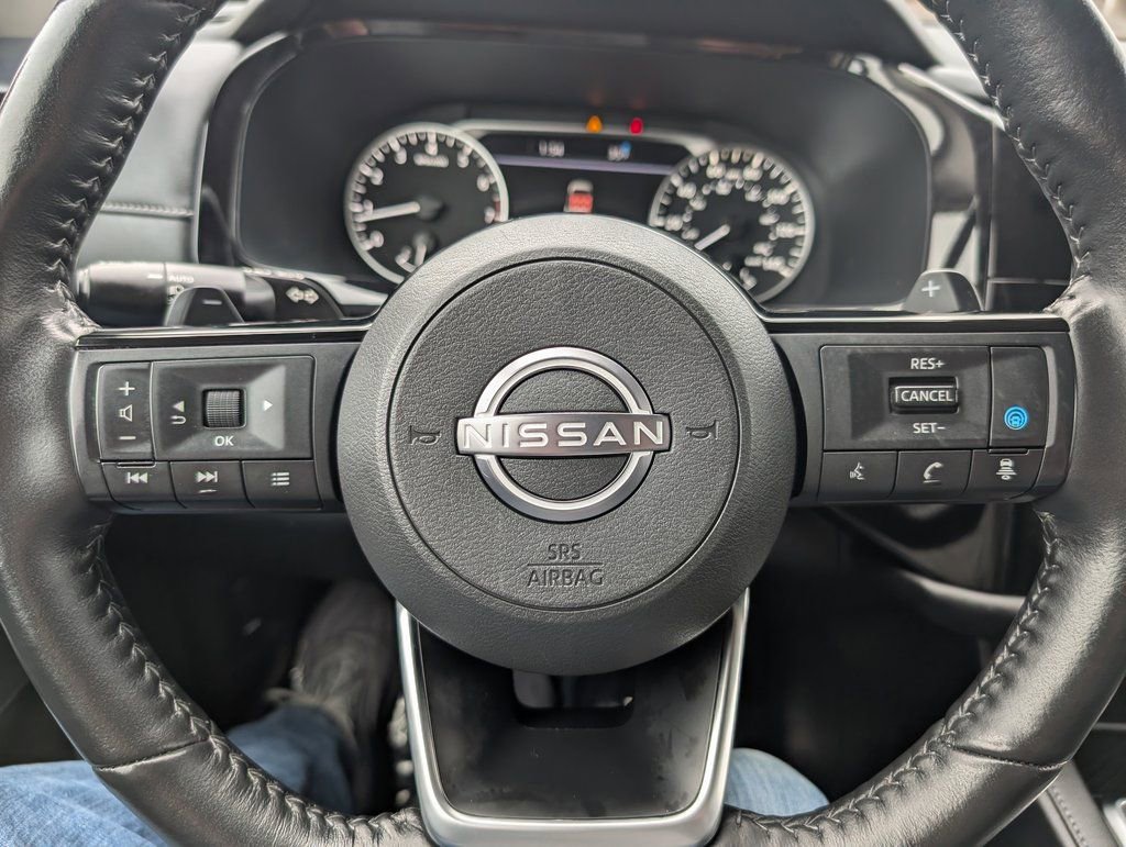 Used 2023 Nissan Pathfinder SL AWD/4WD image 24