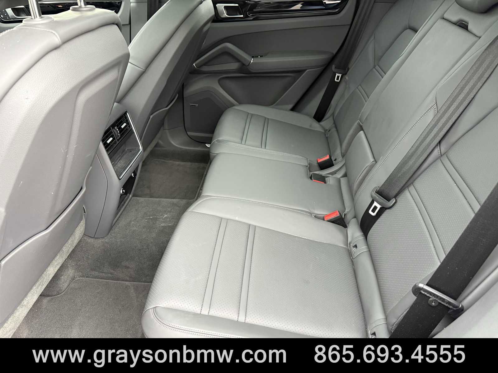 Used 2022 Porsche Cayenne image 31