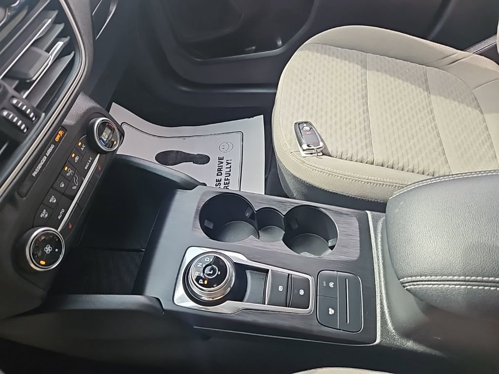 Used 2020 Ford Escape SE image 15