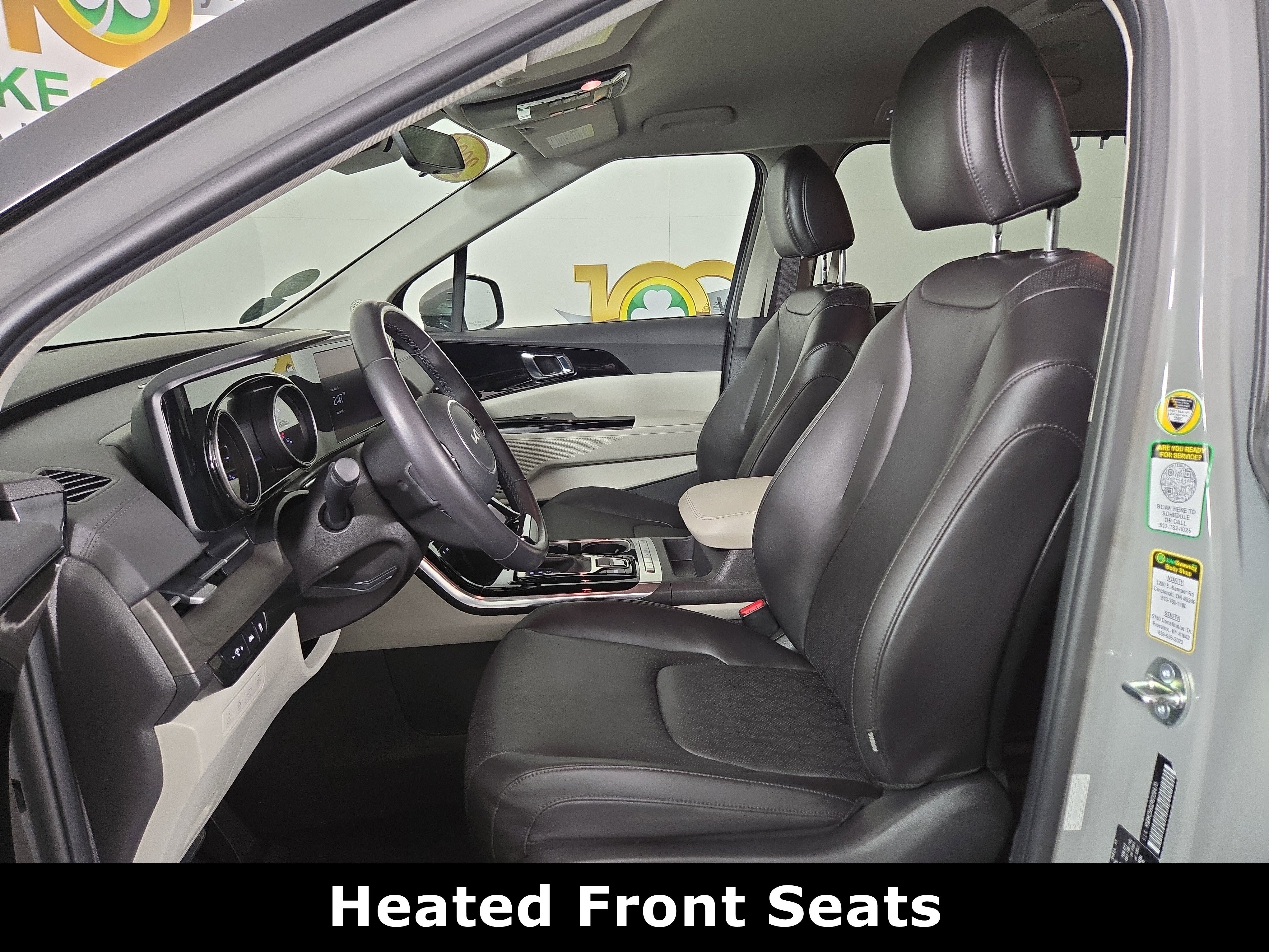 Used 2024 Kia Carnival EX image 12