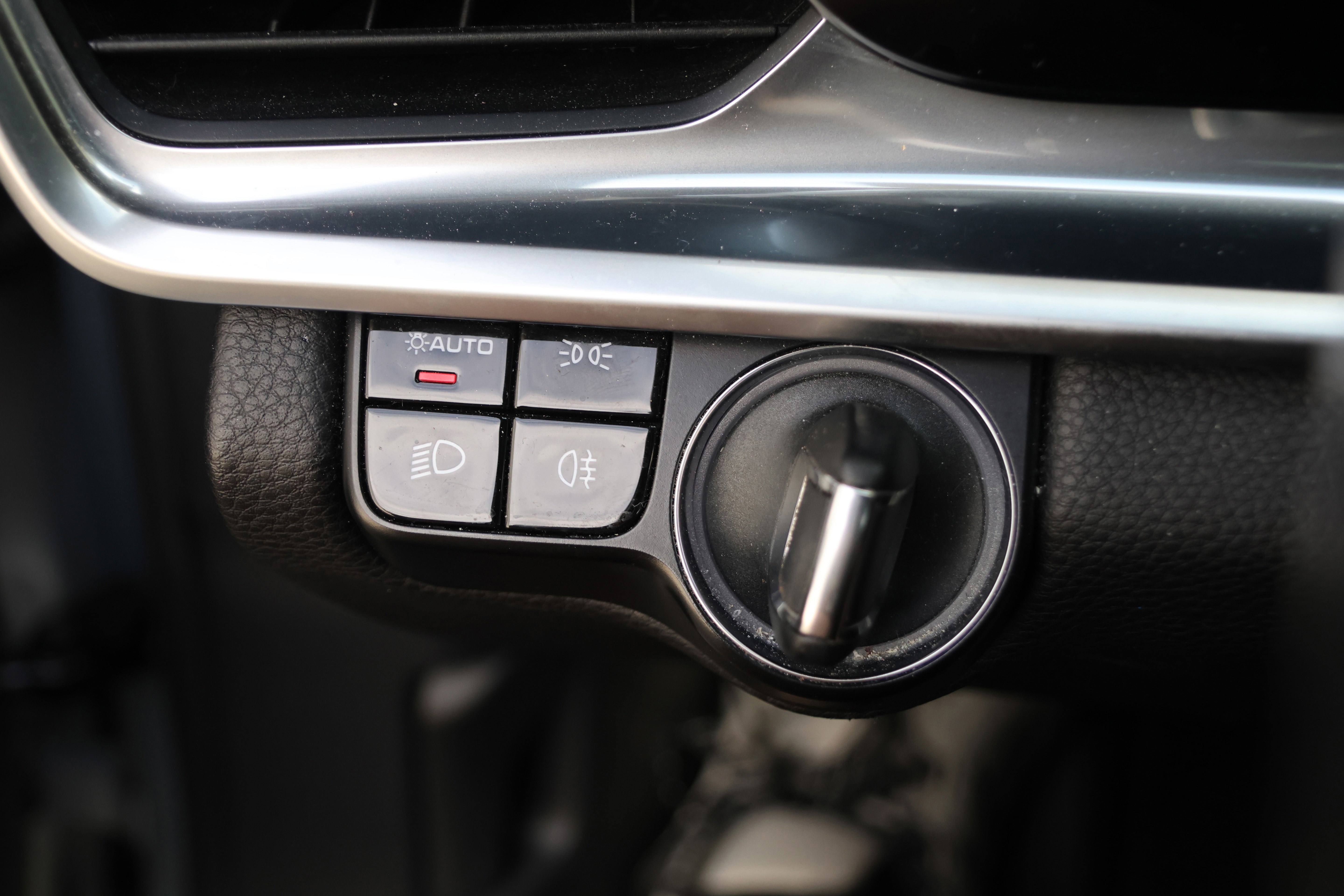 Used 2017 Porsche Panamera 4S image 15