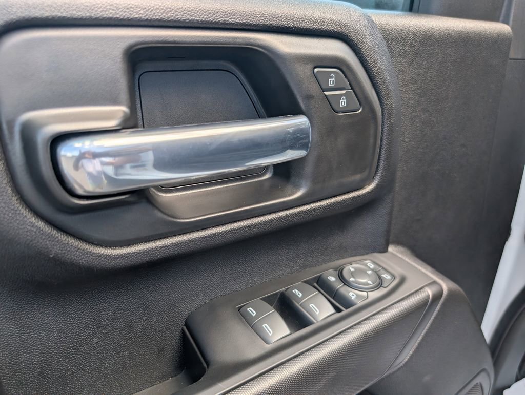 Used 2025 Chevrolet Silverado 2500 Custom w/ Custom Value Package image 11