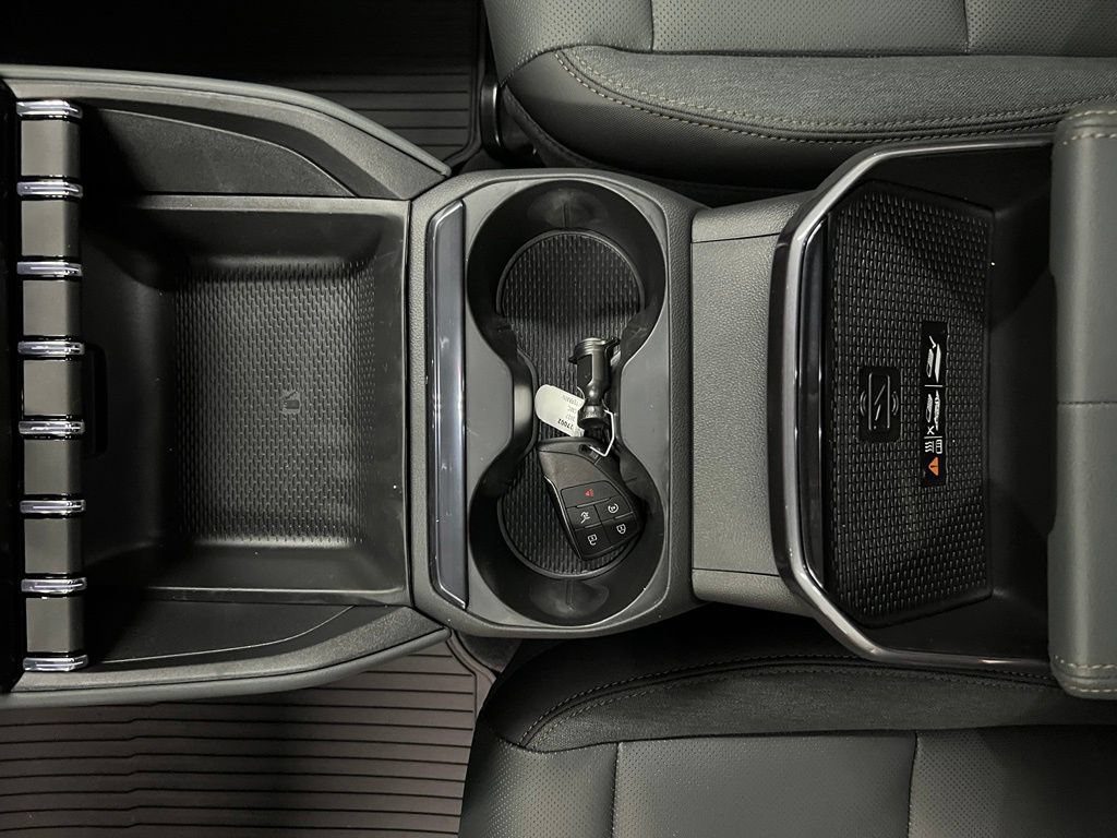 New 2027 GMC Terrain AT4 w/ LPO, Floor Liner Package AWD/4WD image 25