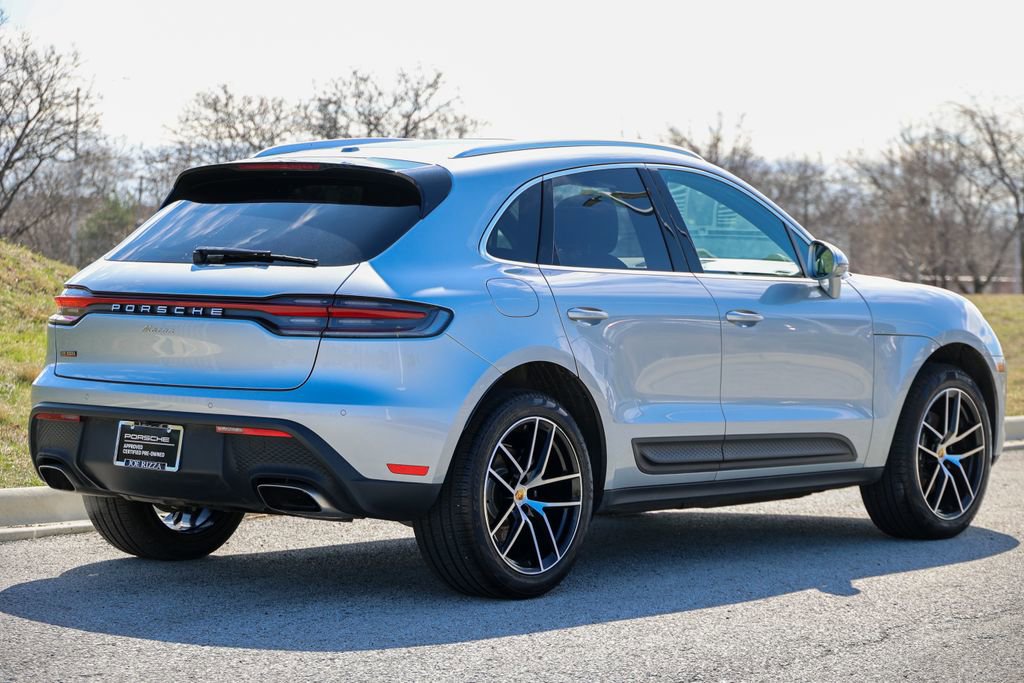 Certified 2025 Porsche Macan image 13