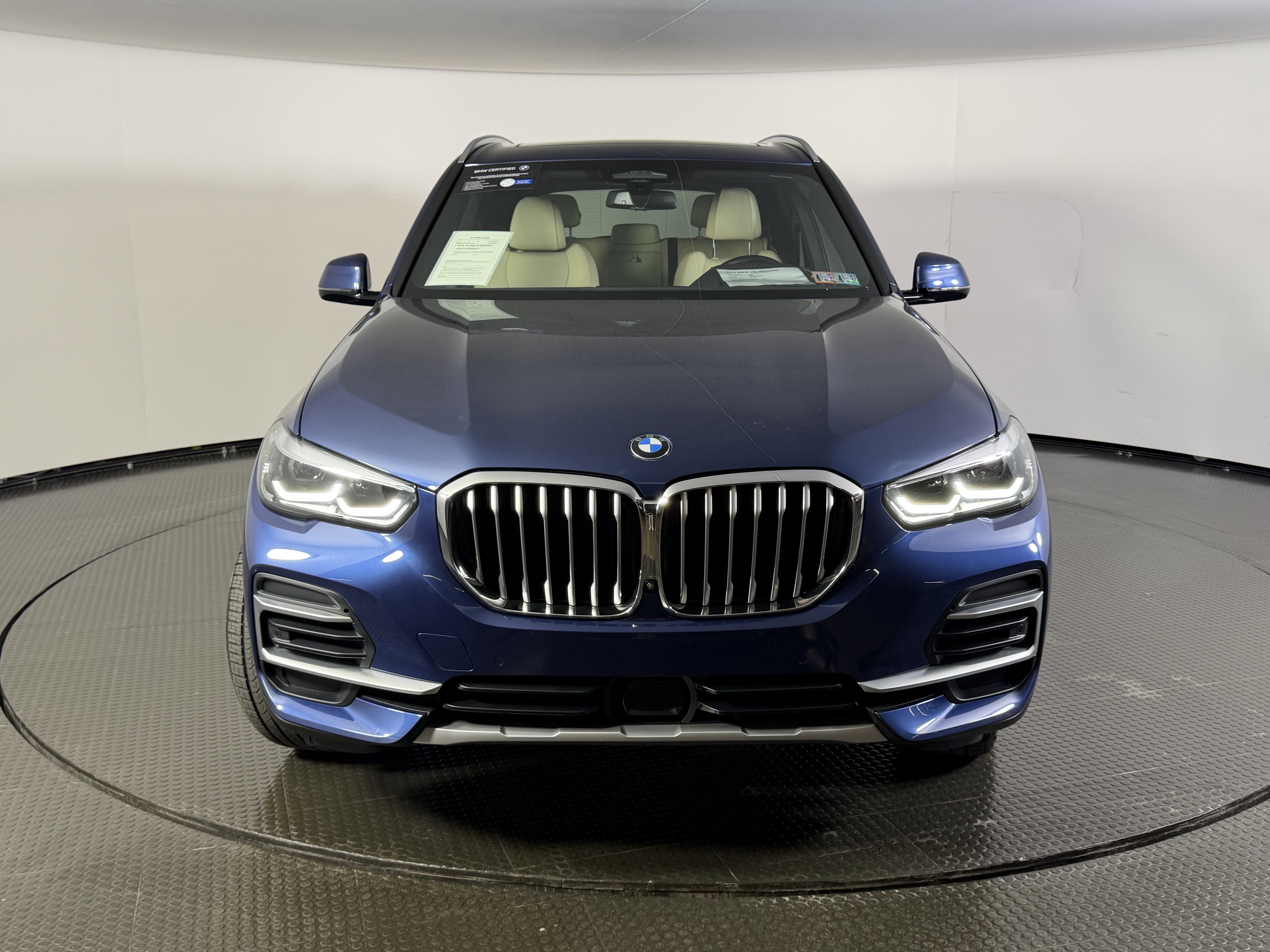 Certified 2022 BMW X5 xDrive40i AWD/4WD image 2