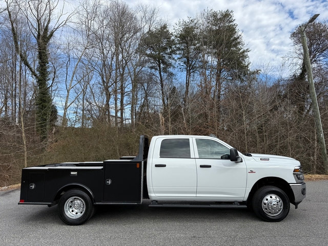 New 2026 RAM 3500 Tradesman w/ Chrome Appearance Group image 6