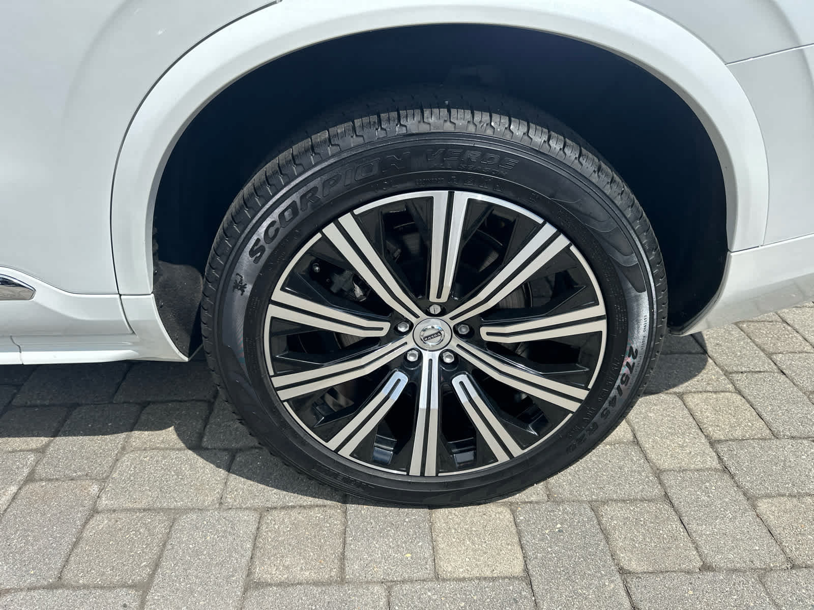 Used 2025 Volvo XC90 B5 Core w/ Protection Package Premier AWD/4WD image 27