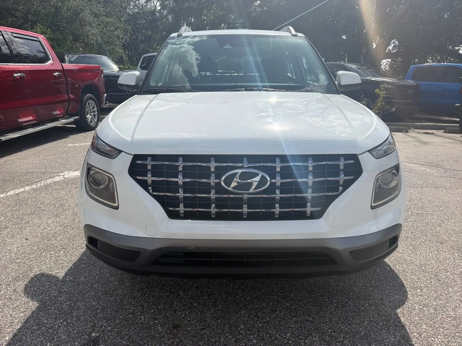 Used 2020 Hyundai Venue SEL FWD image 4