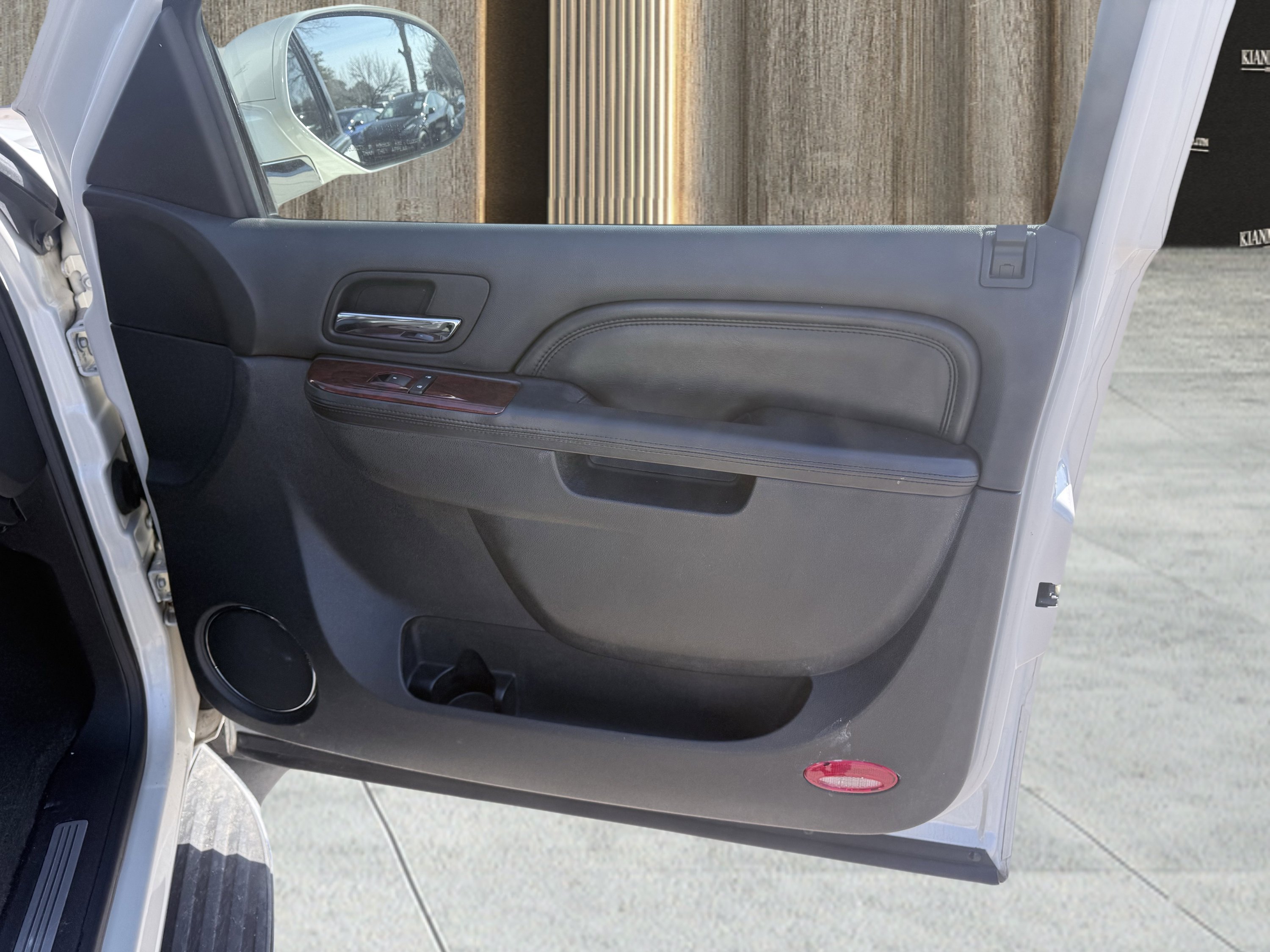 Used 2012 Cadillac Escalade Luxury RWD image 42