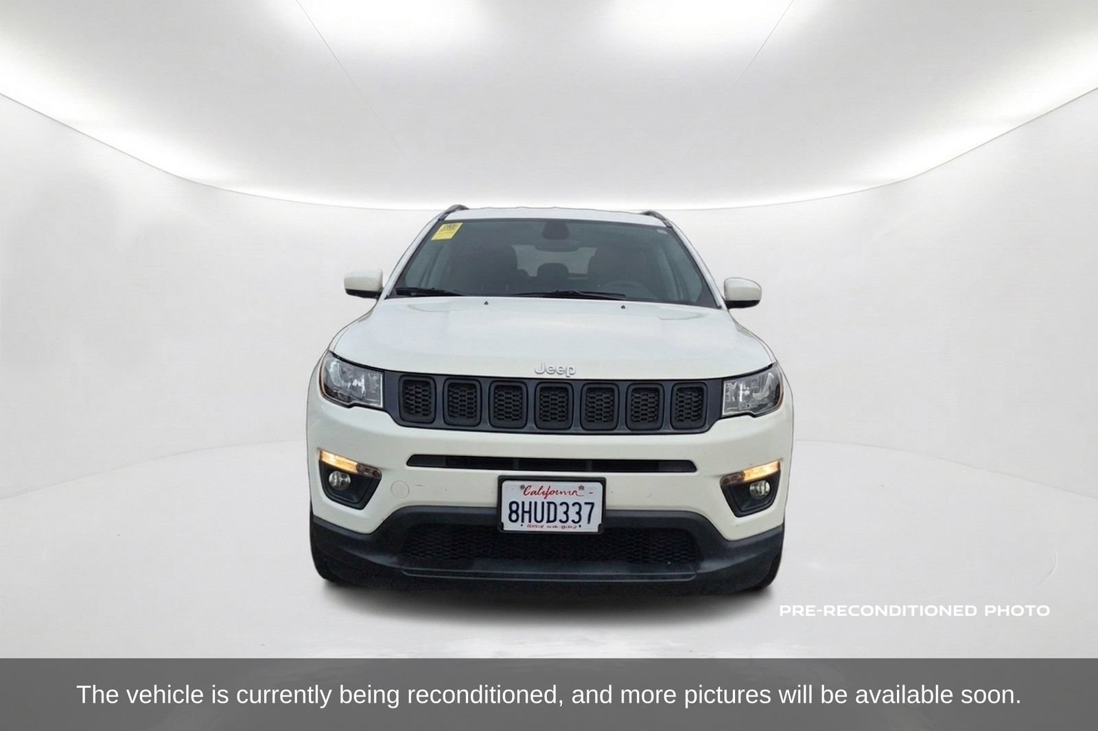 Used 2018 Jeep Compass Latitude w/ Popular Equipment Group FWD image 2