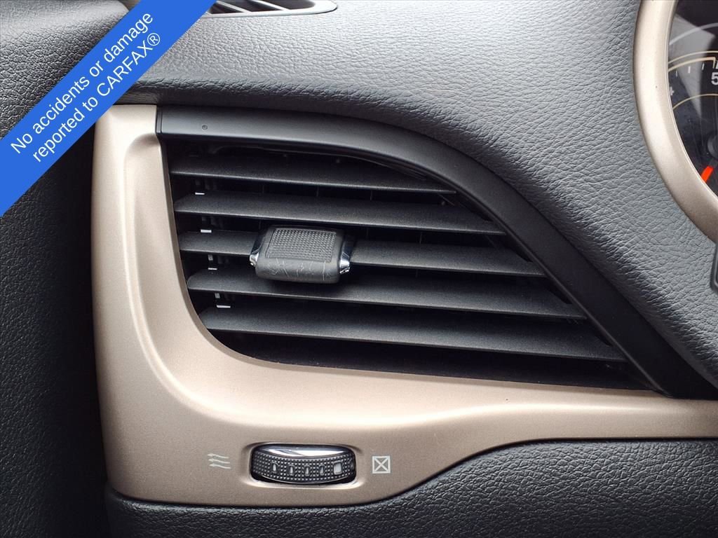 Used 2016 Jeep Cherokee Latitude w/ Cold Weather Group image 30