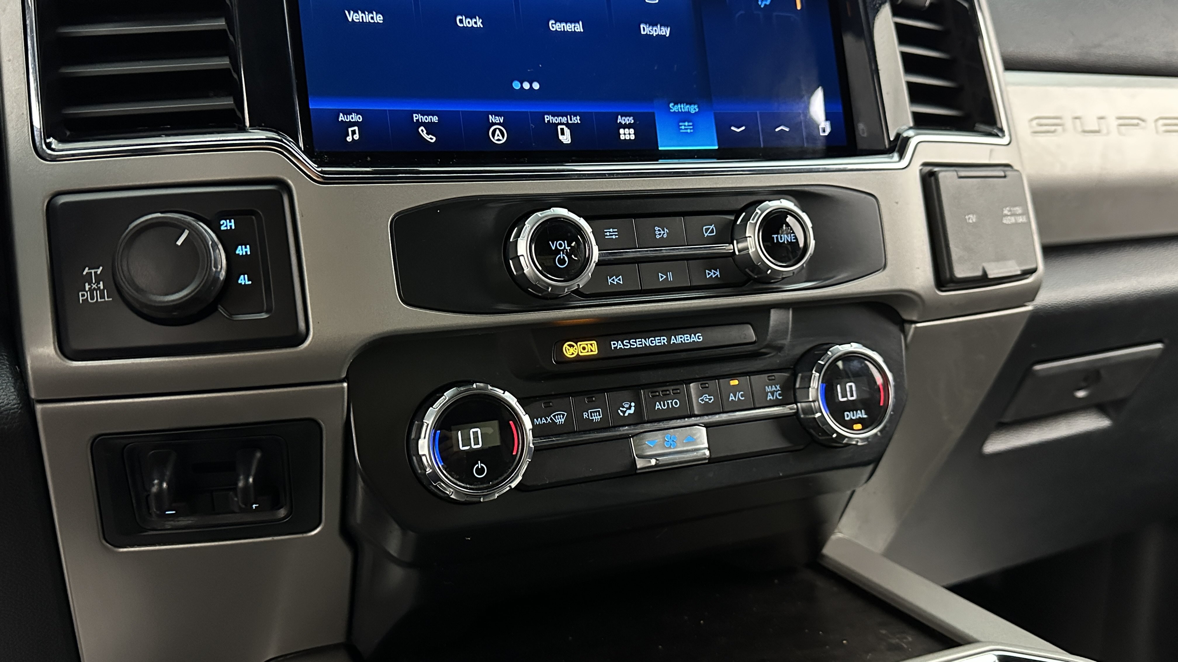 Used 2022 Ford F250 Lariat w/ Black Appearance Package AWD/4WD image 18