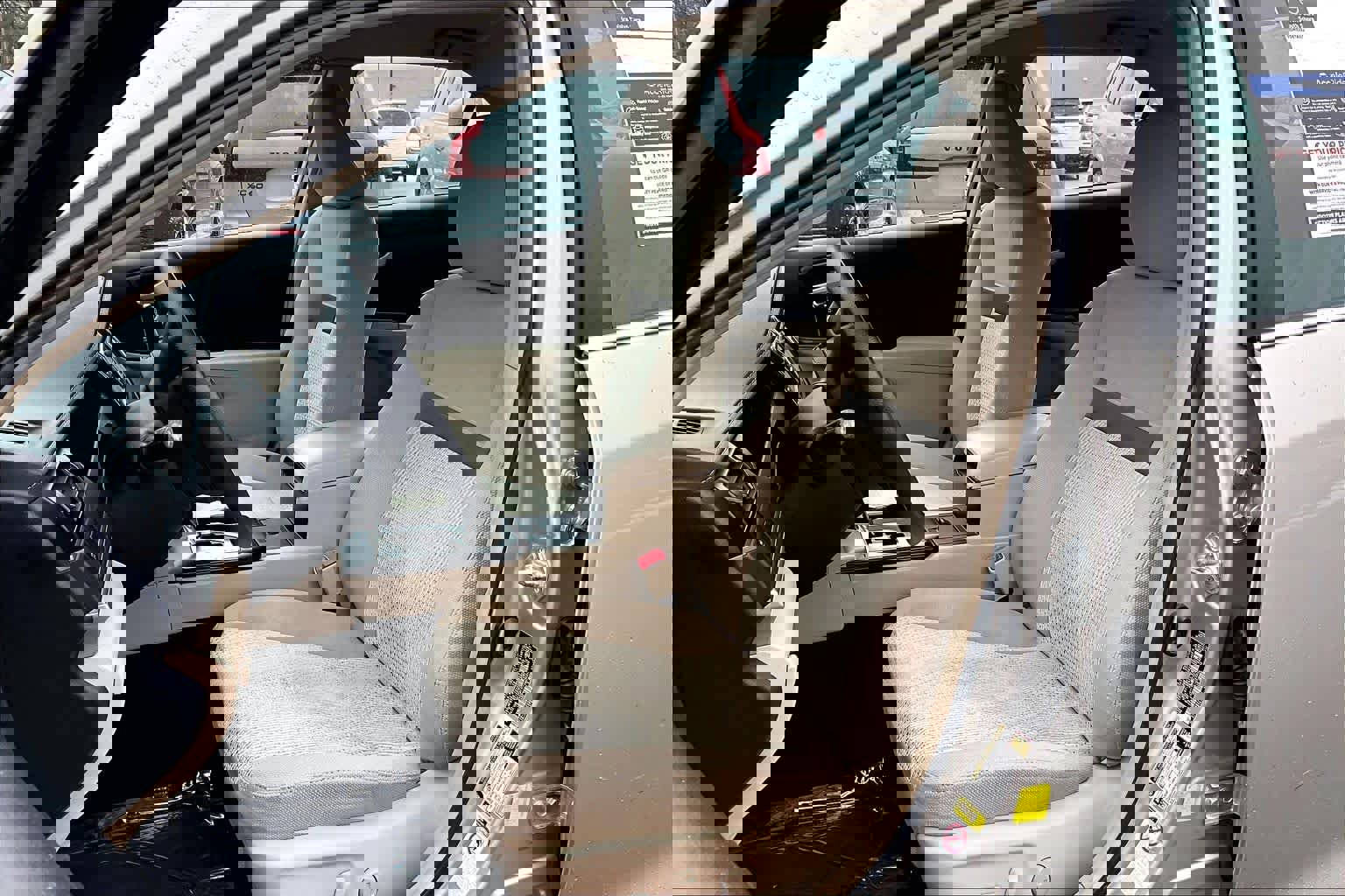 Used 2013 Toyota Camry LE image 9