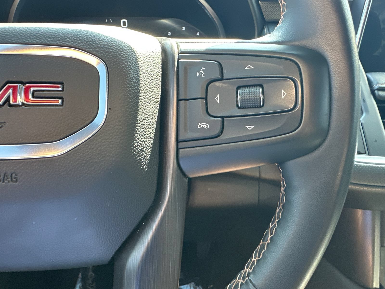 Used 2024 GMC Yukon AT4 AWD/4WD image 22