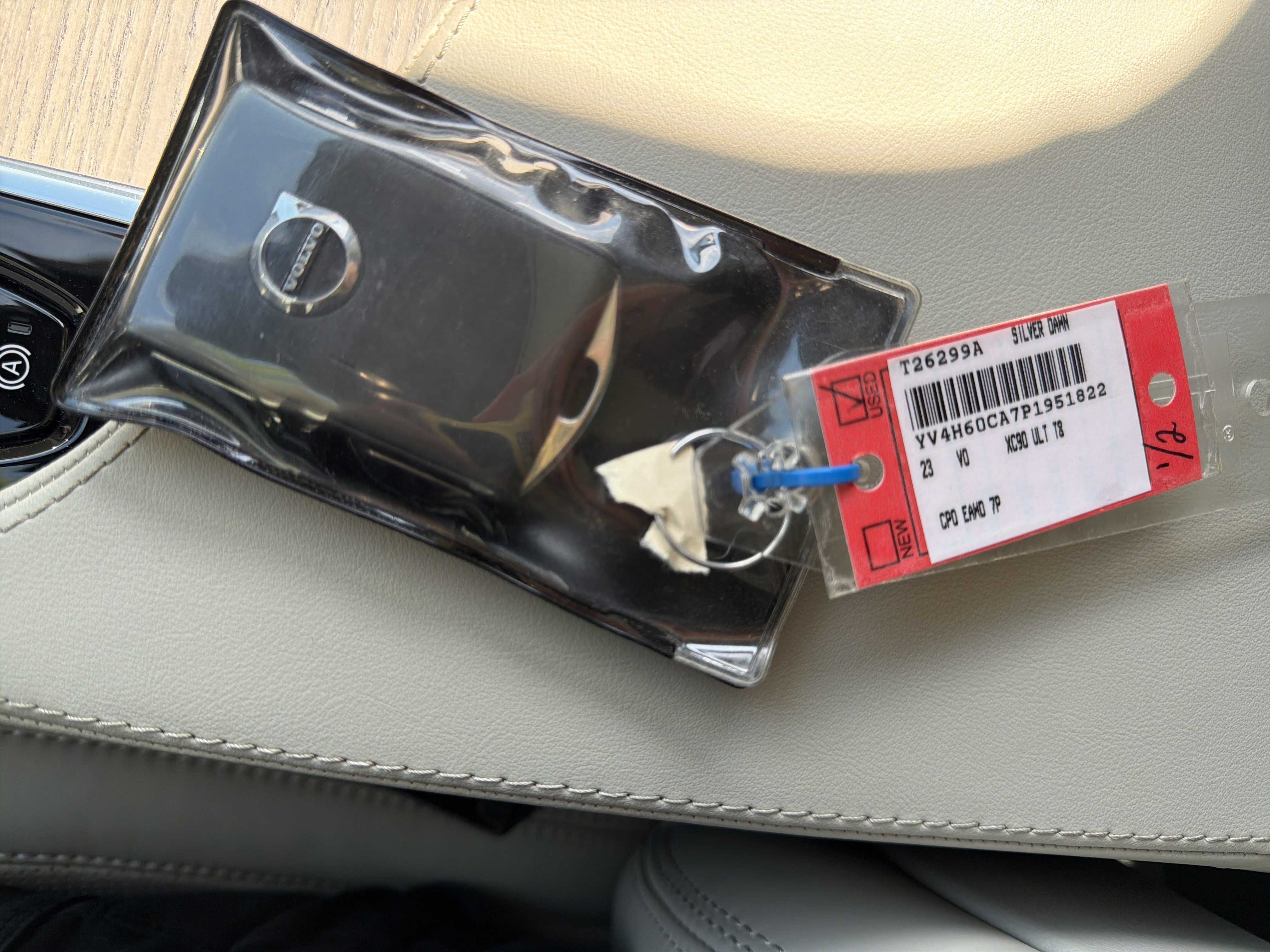 Certified 2023 Volvo XC90 T8 Ultimate w/ Protection Package image 38